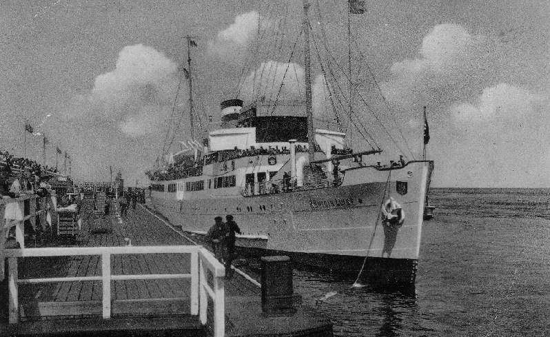 Datei:Schiff Koenigin Luise 800.jpg