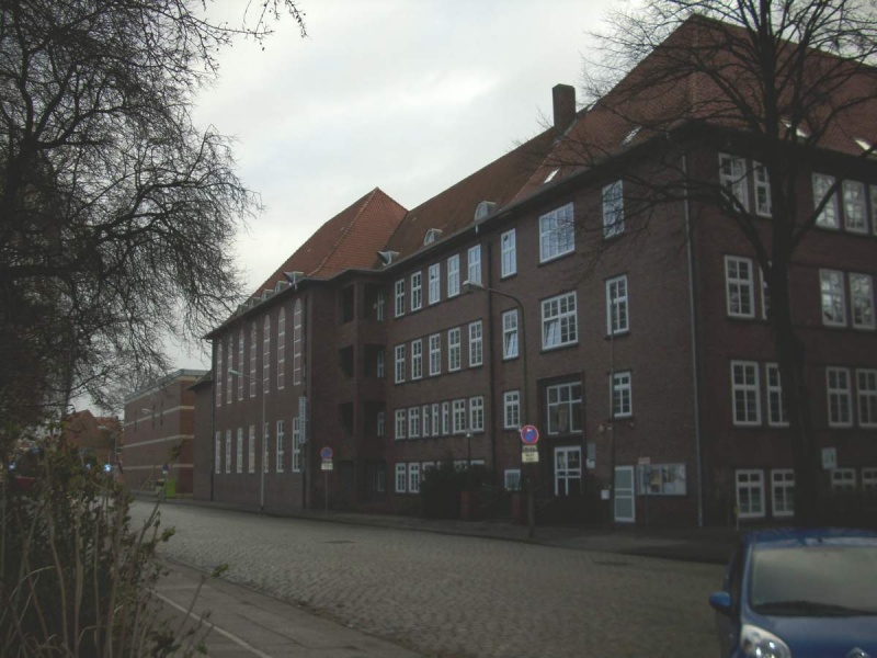 Datei:Bleickenschule-Rathausstr-mit Bunker.JPG