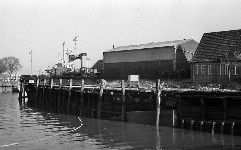 Datei:Ewerhafen 83.jpg