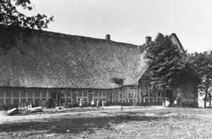 Kraehenhof 02.jpg