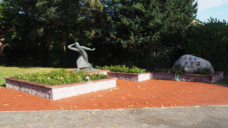 Datei:Schneidemuehlplatz P9160440.jpg