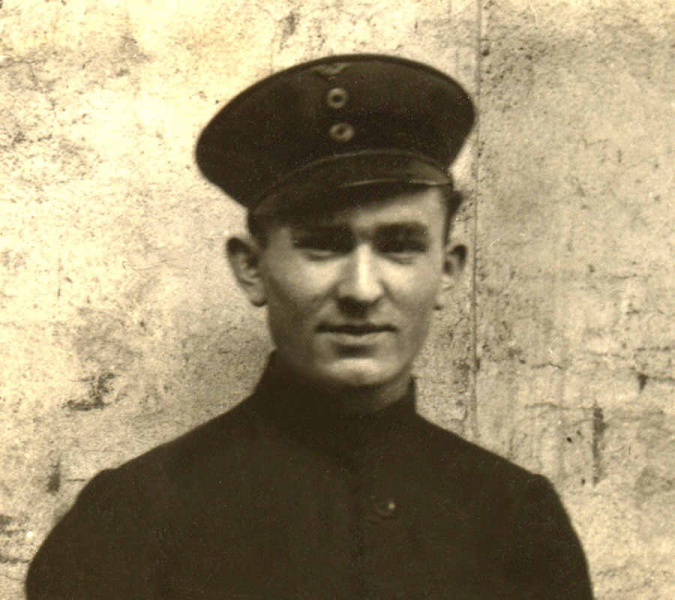 Datei:Emil Locht als Eisenbahner.jpg