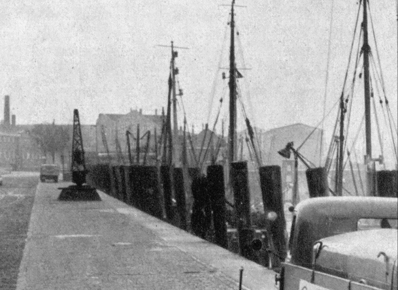 Datei:Kran Hafenkaje.jpg