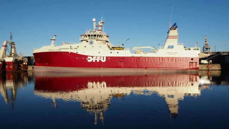 Datei:Trawler Cuxhaven PC256257.jpg