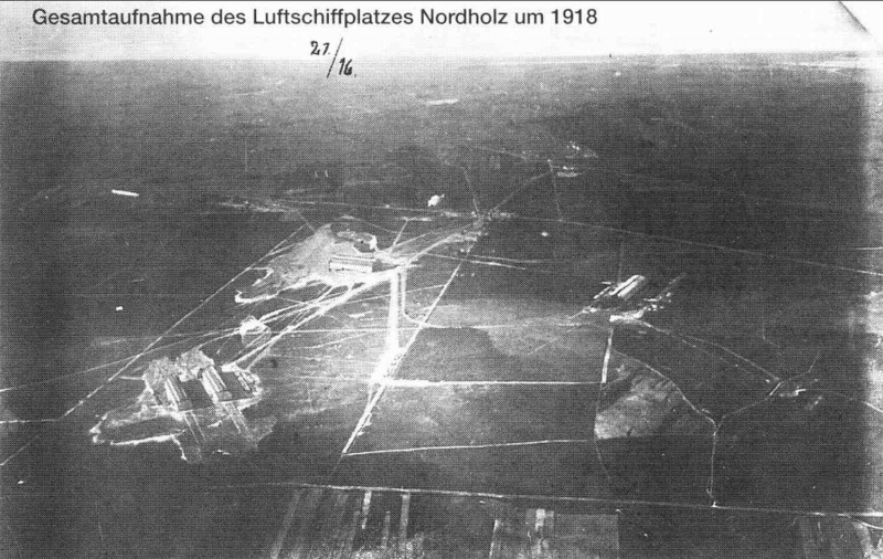 Datei:Zeppelinhafen Luftbild.jpg