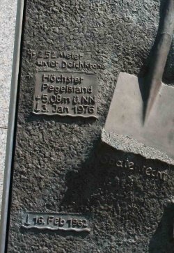 Flutmarke Brunnen klein 4314.jpg