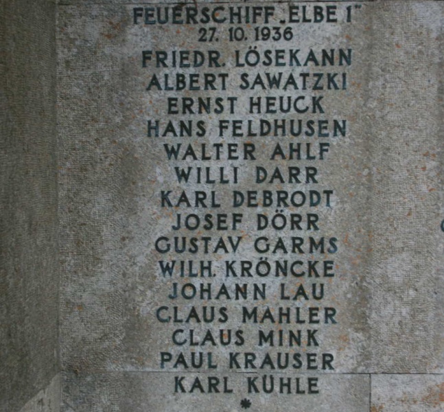 Datei:Ehrenmal Elbe1 7896.jpg