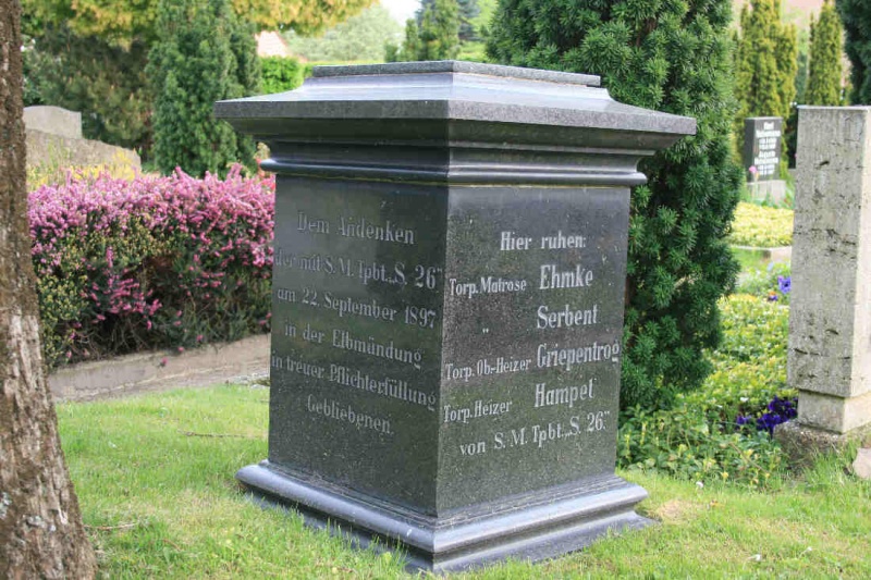 Datei:S26 Ehrenmal 01.jpg