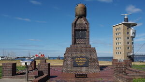 Minensucher Ehrenmal P8056177.jpg