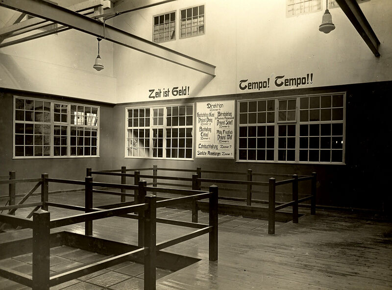 Datei:DSAG Verwaltung01 pedia.jpg