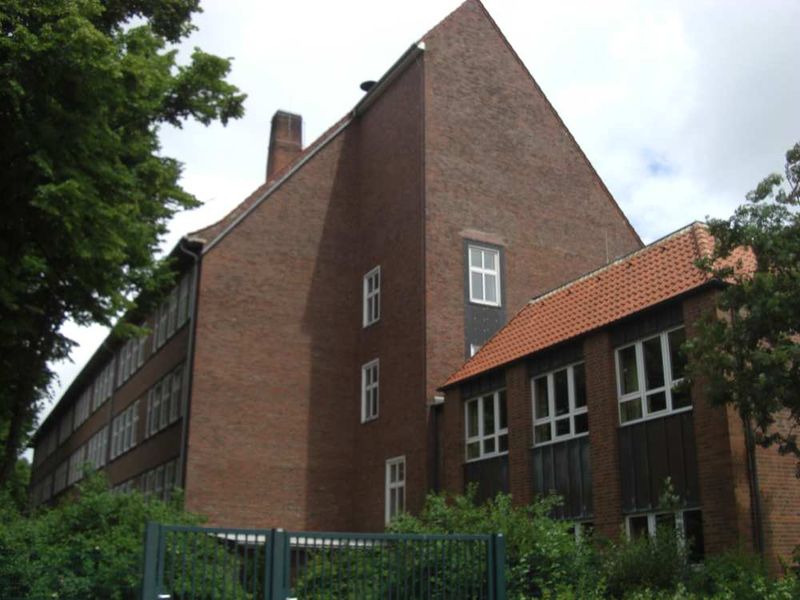 Datei:Bleickenschule-Hauptgebäude-Westflügel.JPG