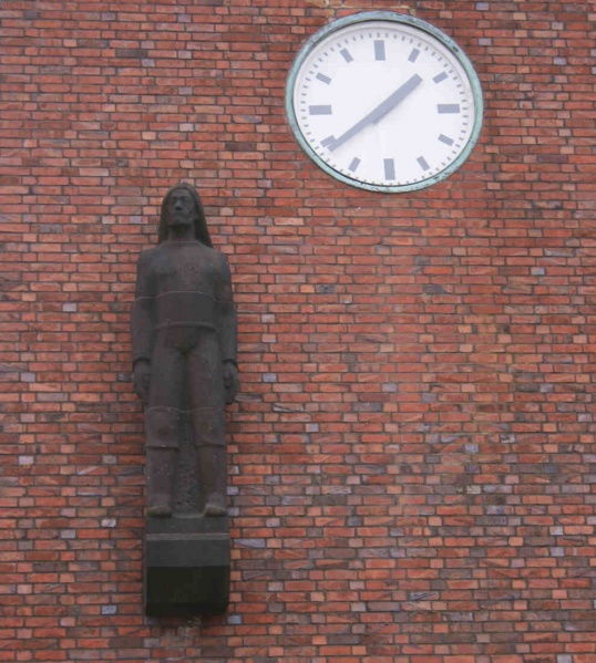 Datei:Skulptur Fischer 1.jpg