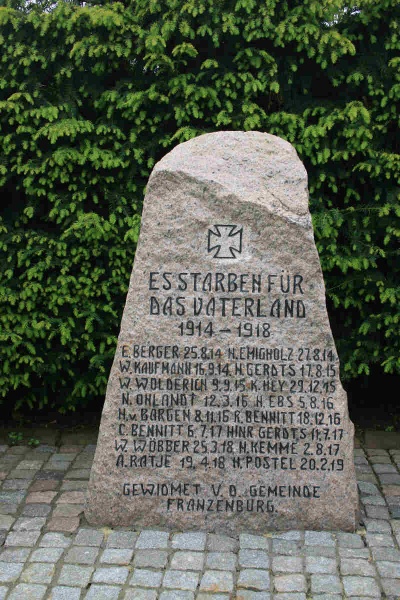 Datei:Kriegerdenkmal Franzenburg 3.jpg